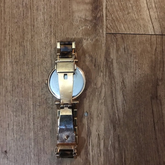 Michael Kors Watch - Picture 3 of 7